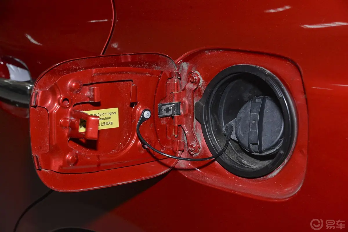 众泰Z3001.6L 驾值版 自动 精英型油箱盖