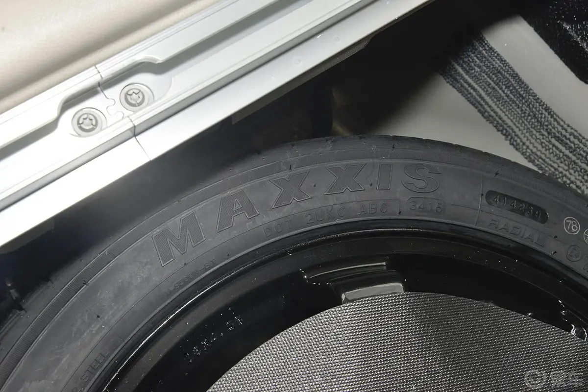 凯迪拉克SRX3.0L 手自一体 精英型备胎品牌