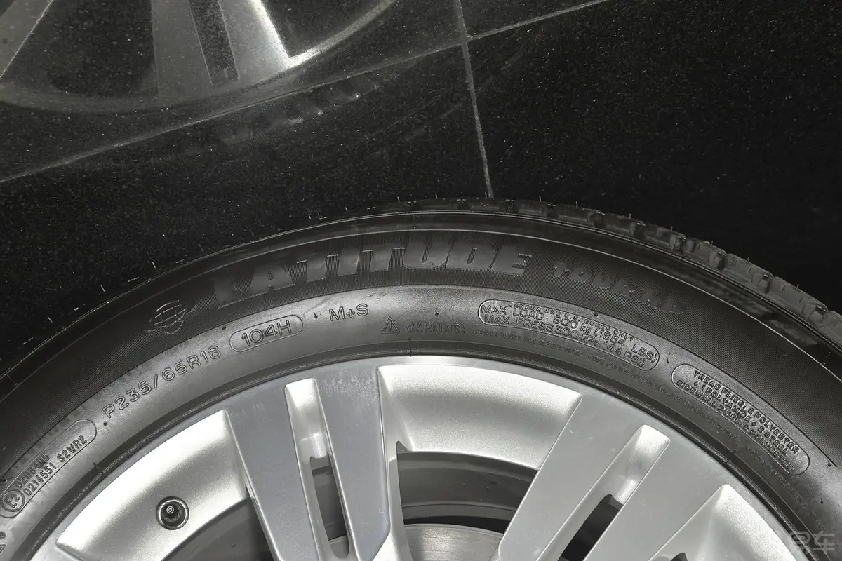 凯迪拉克SRX3.0L 手自一体 精英型轮胎规格