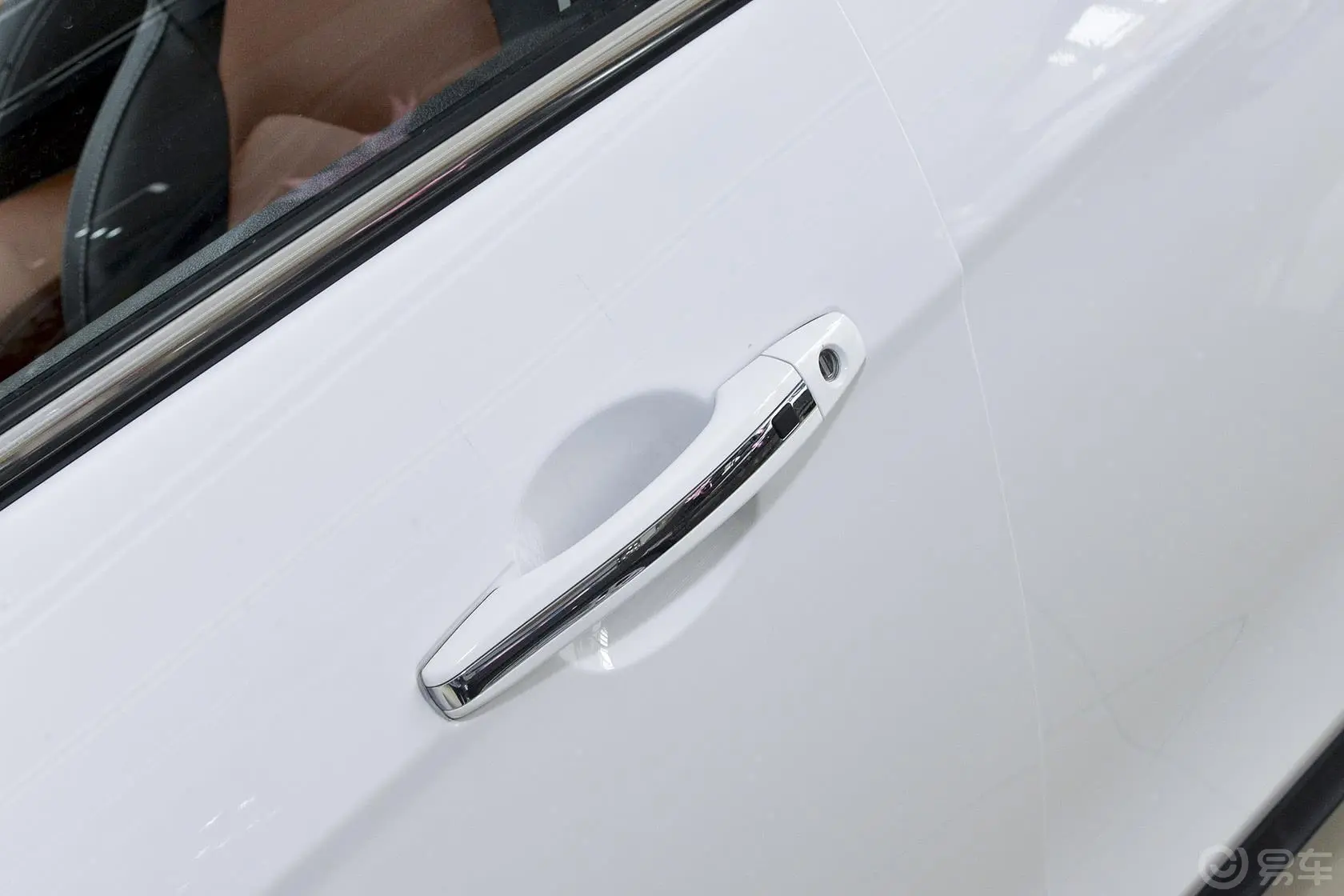 帝豪RS 1.5L CVT 向上版车门外拉手