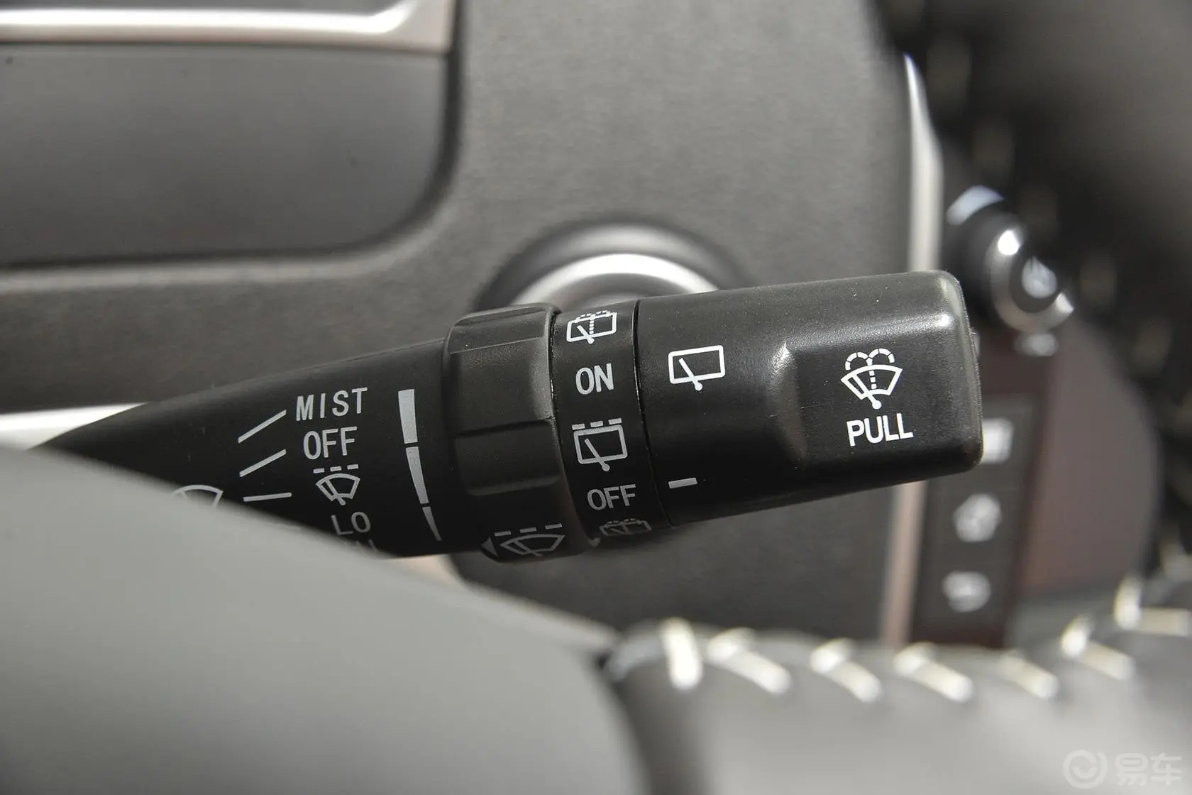 帝豪RS 1.5L CVT 向上版雨刷器开关