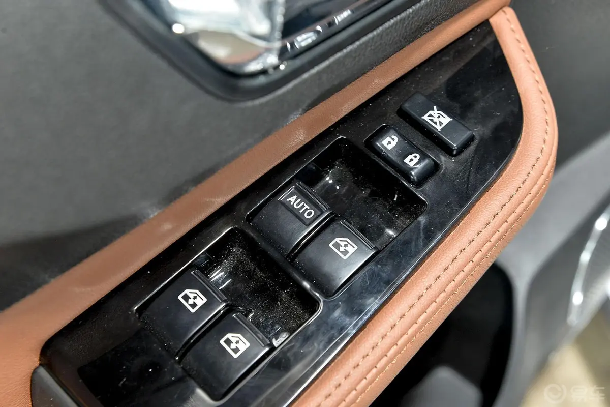 智尚S351.5L 手动 精英版车窗升降键