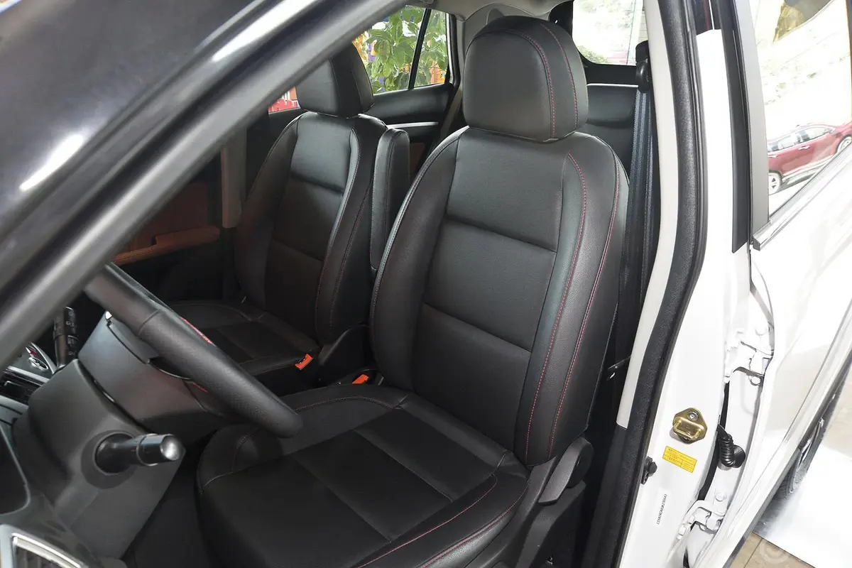 智尚S351.5L 手动 精英版驾驶员座椅