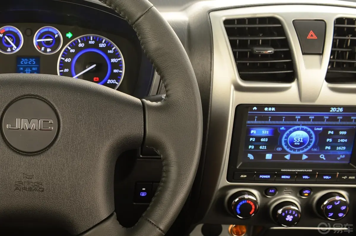 宝典新超值版 2.4L 手动 四驱 舒适版 汽油 国V方向盘功能键（右）