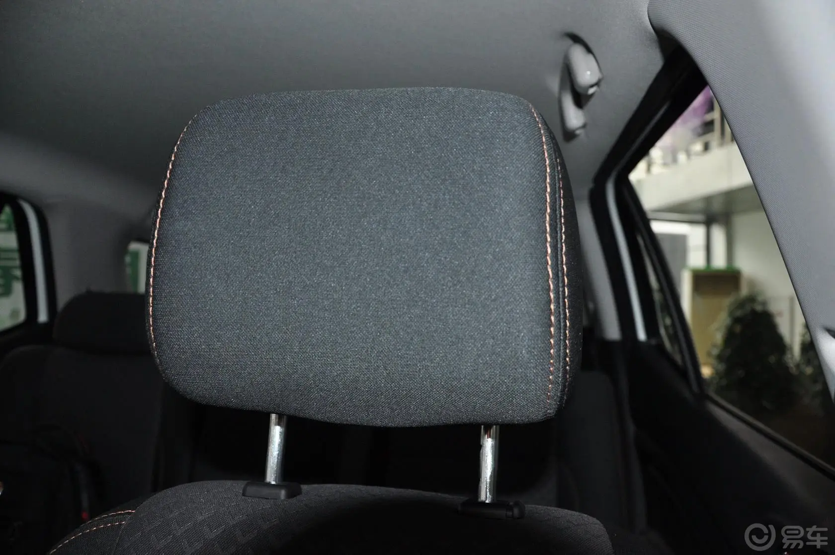 长安欧尚CX701.6L 手动 舒适版驾驶员头枕