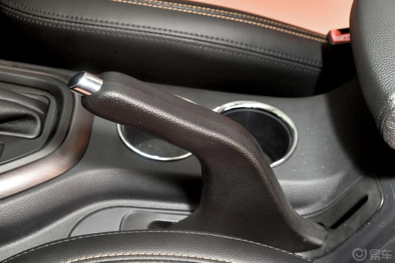 海马S71.8T 自动 纵骋型驻车制动（手刹，电子，脚刹）