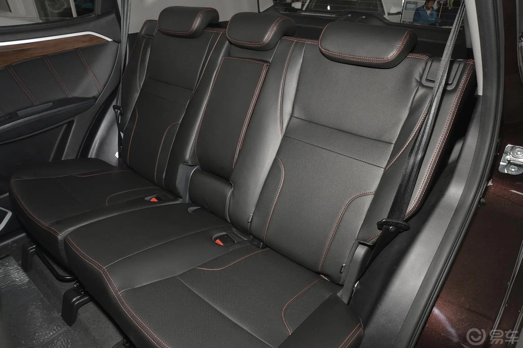 吉利GX7运动版 2.0L 自动 豪华型升级版后排座椅
