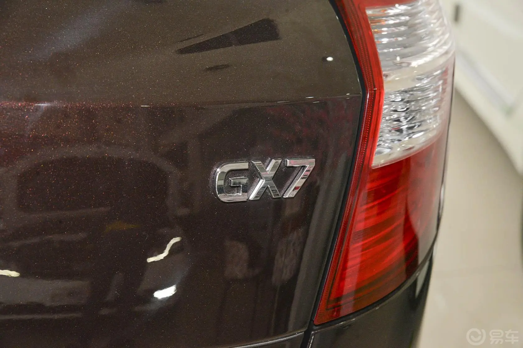 吉利GX7运动版 2.0L 自动 豪华型升级版外观