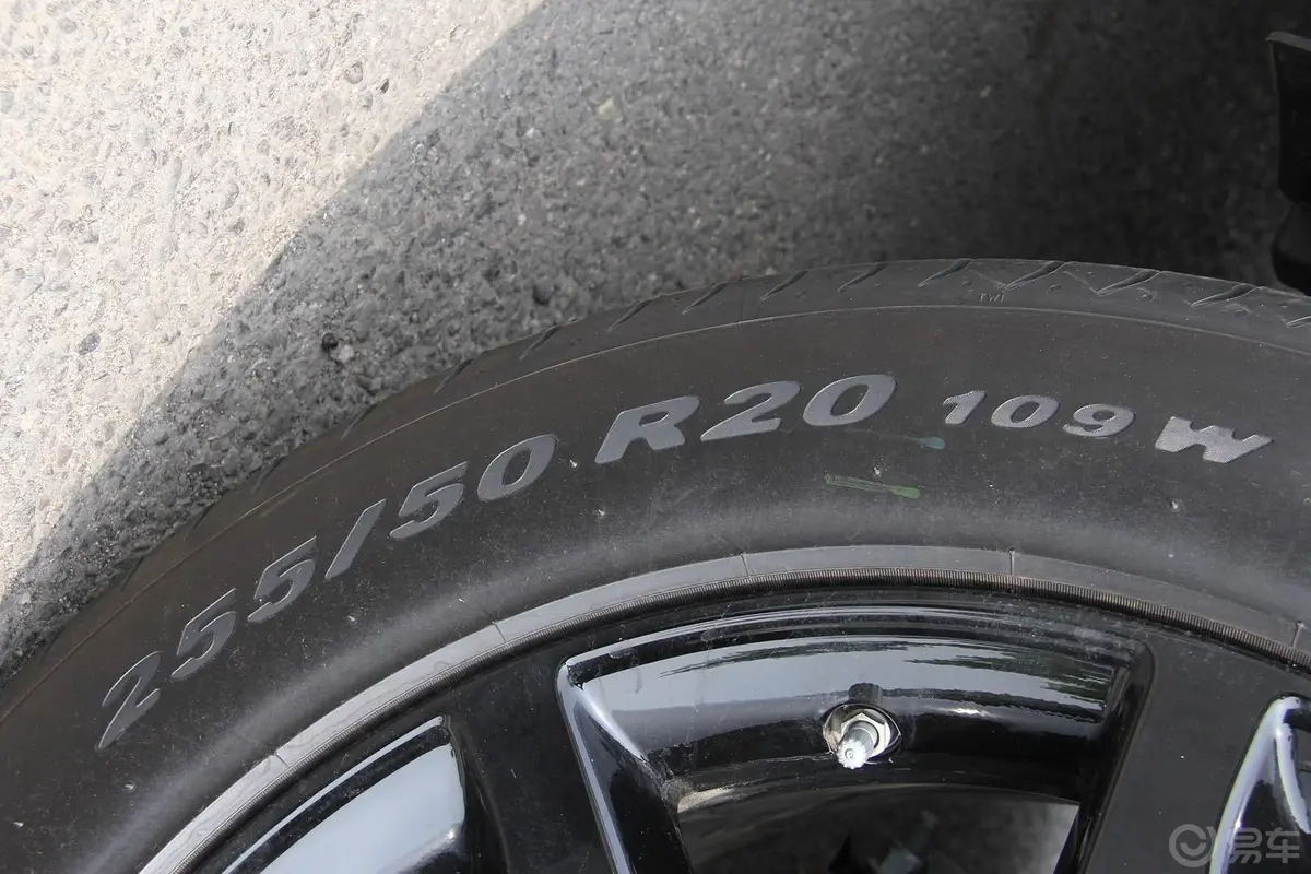 捷豹F-PACE3.0T S高性能版轮胎规格