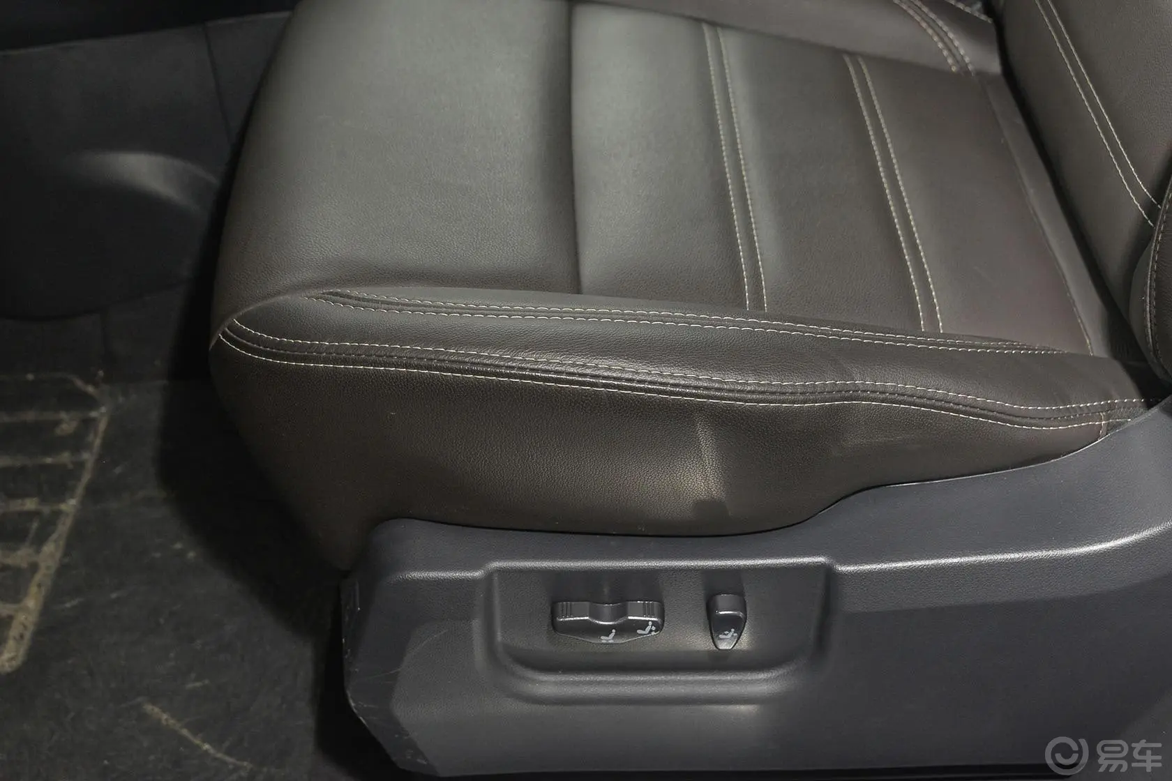 科雷傲(进口)2.5L 四驱 舒适运动版座椅调节键