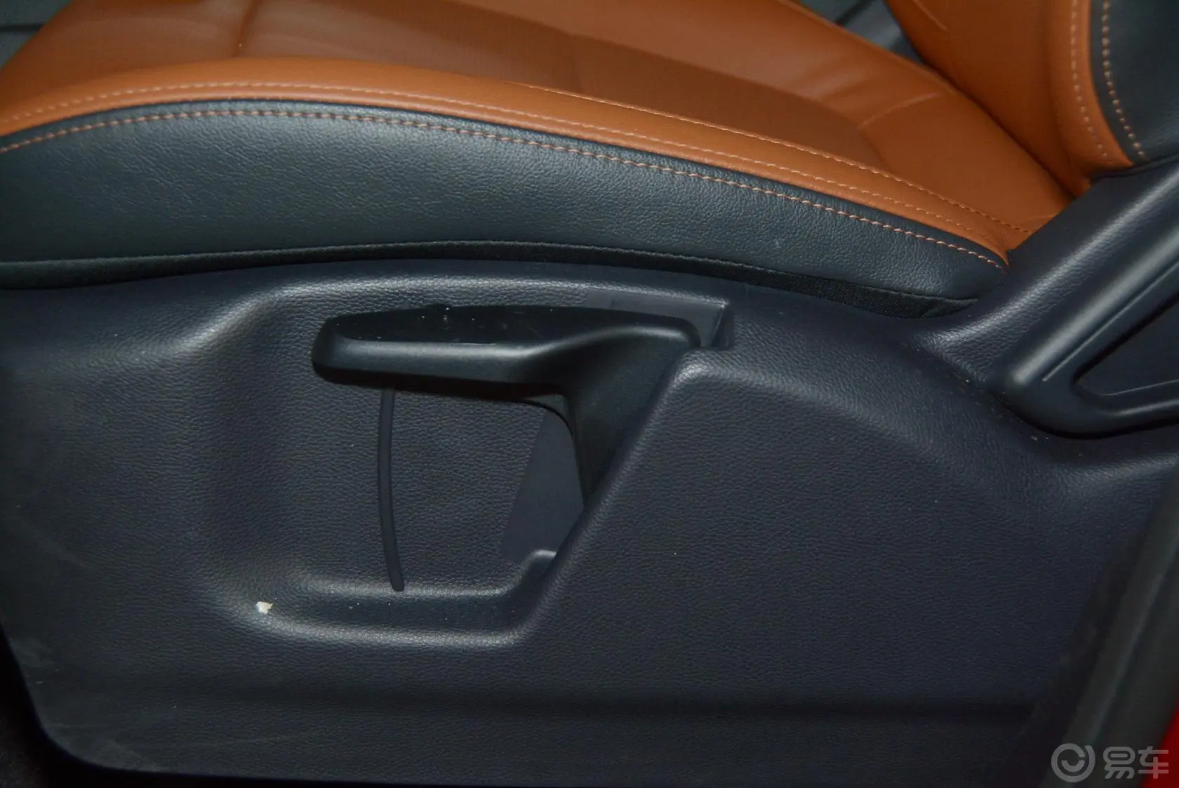 长安欧尚CX701.6L 手动 豪华版座椅调节键