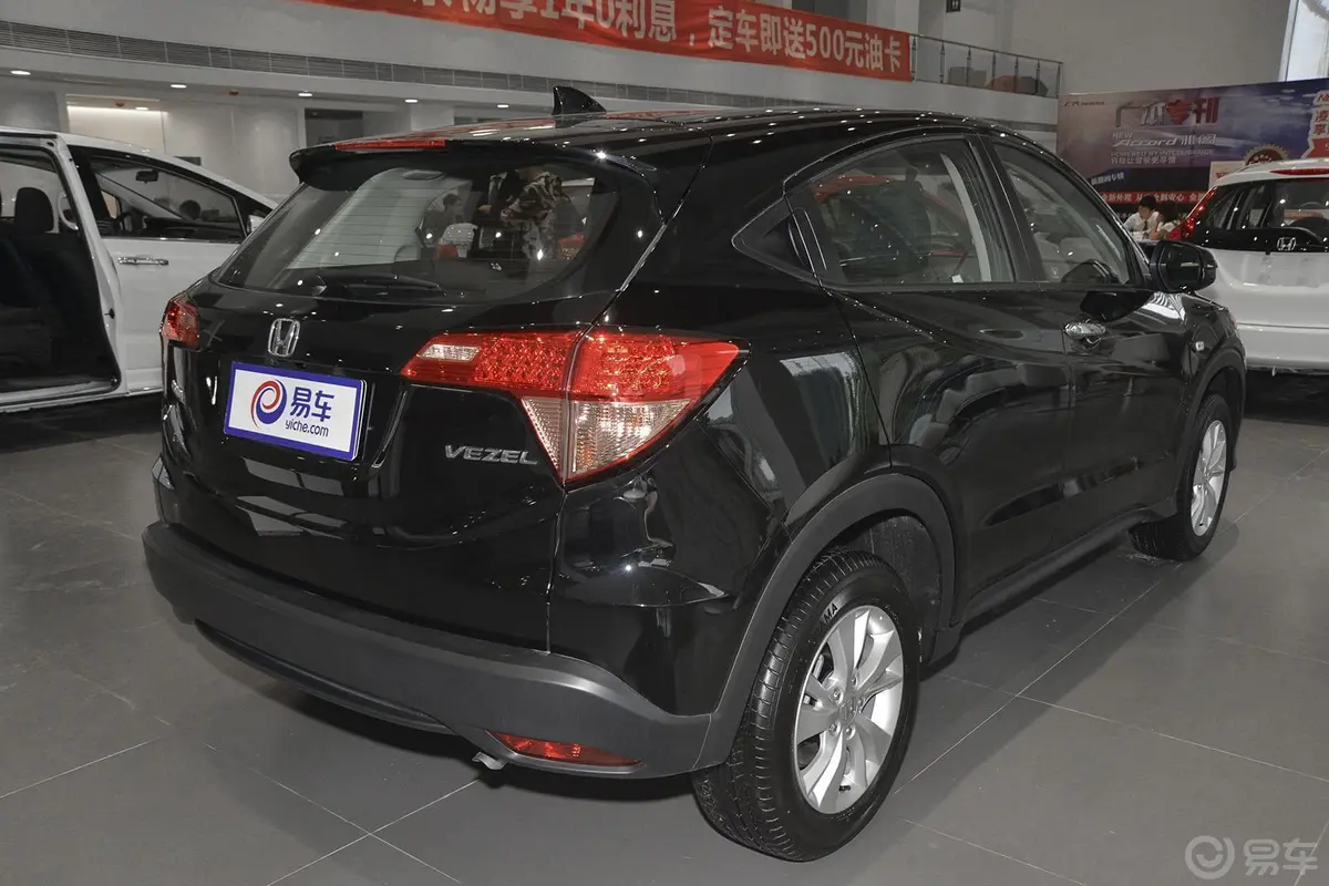 缤智1.5L CVT 两驱 舒适型侧后45度车头向右水平