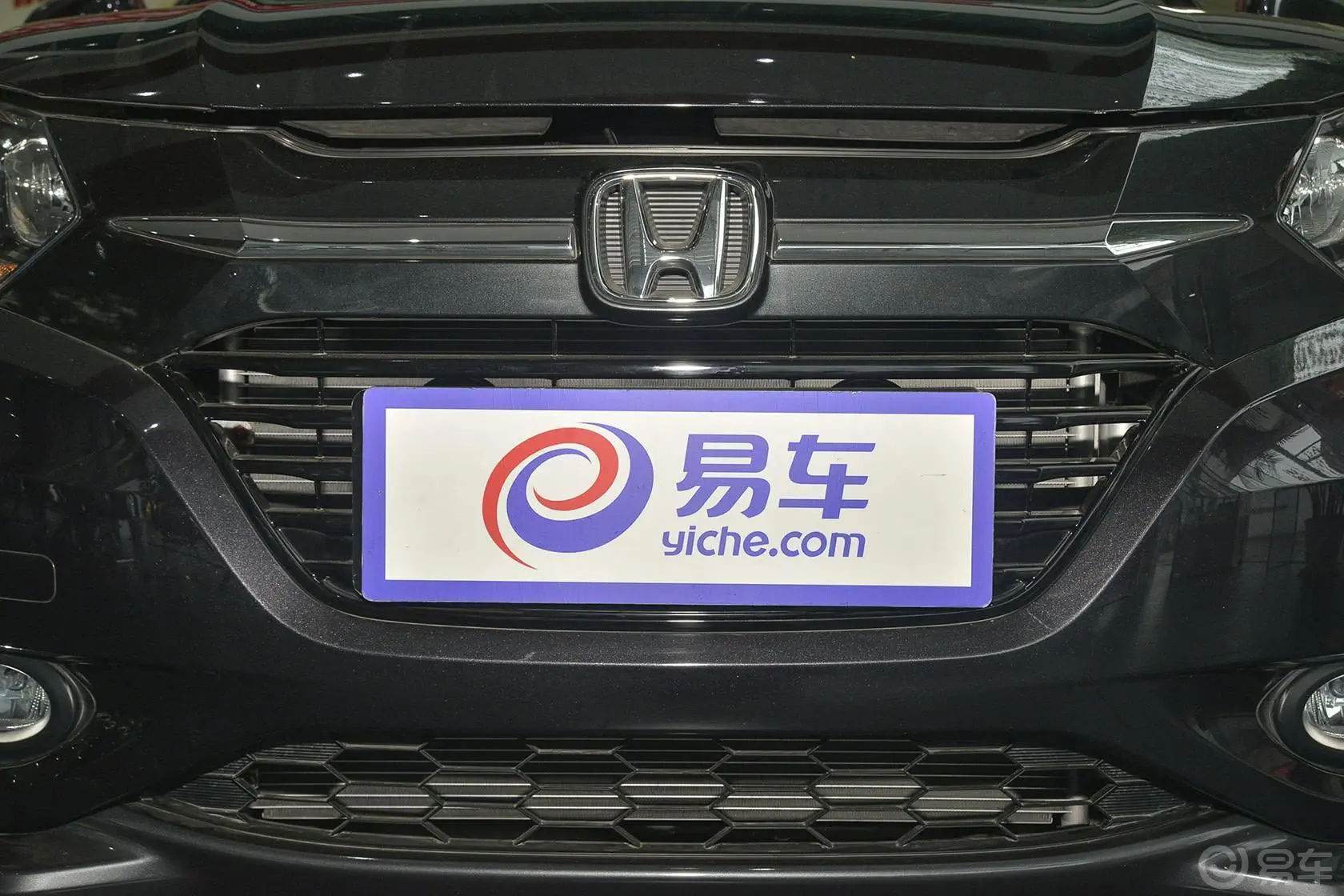 缤智1.8L CVT 四驱 旗舰型前格栅侧俯拍