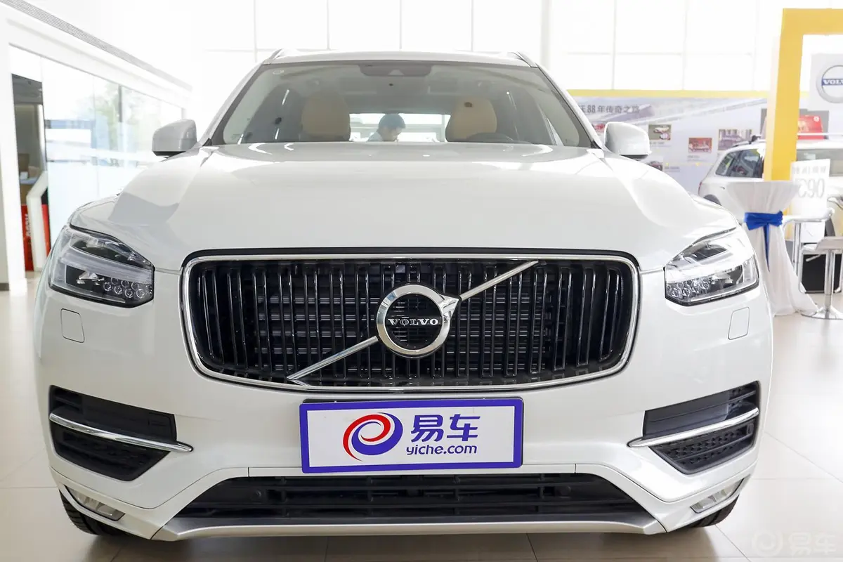 沃尔沃XC902.0T T6 智雅版 七座正前水平