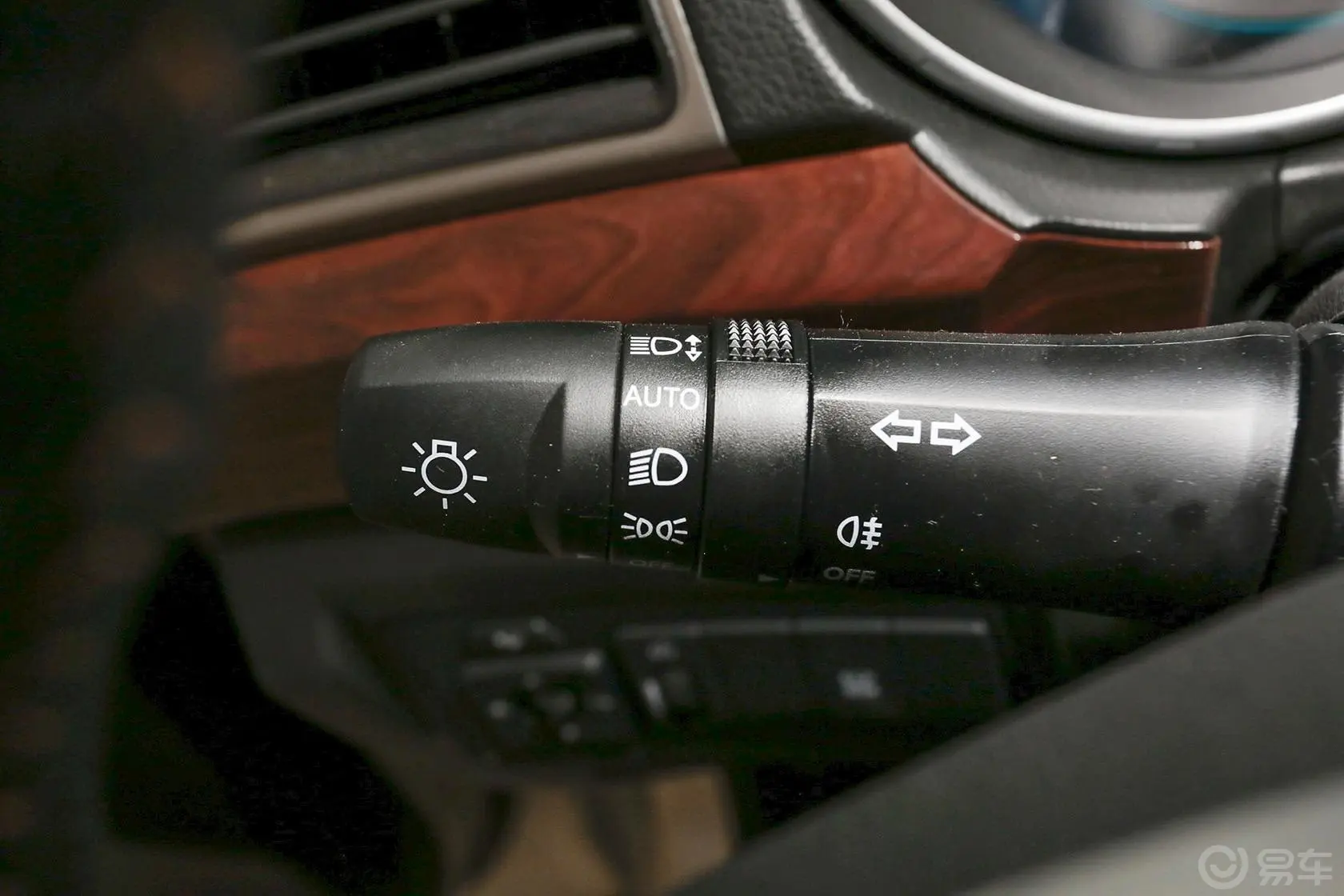 威旺S50欢动版 1.5T 手动 尊贵版大灯远近光调节柄