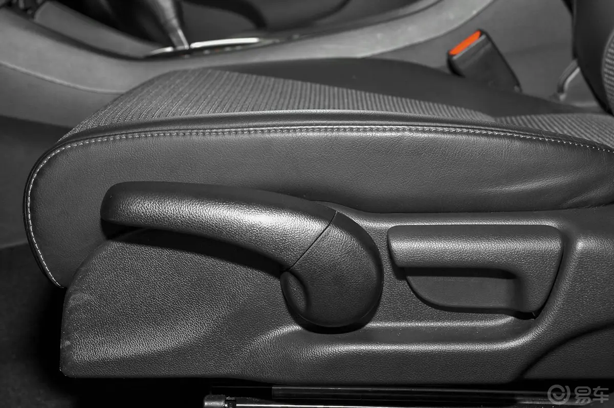 杰德1.8L 5AT 舒适型（五座）座椅调节键