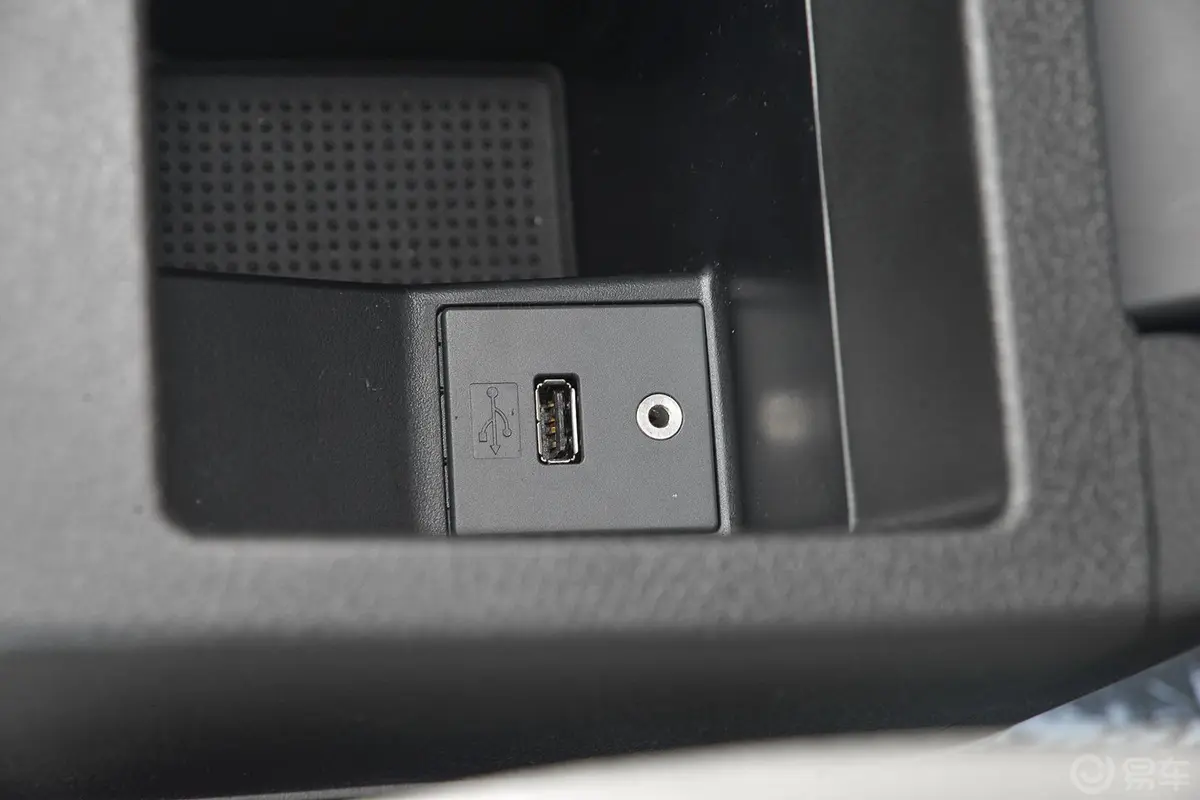 绅宝D501.5L CVT 舒适版USB接口