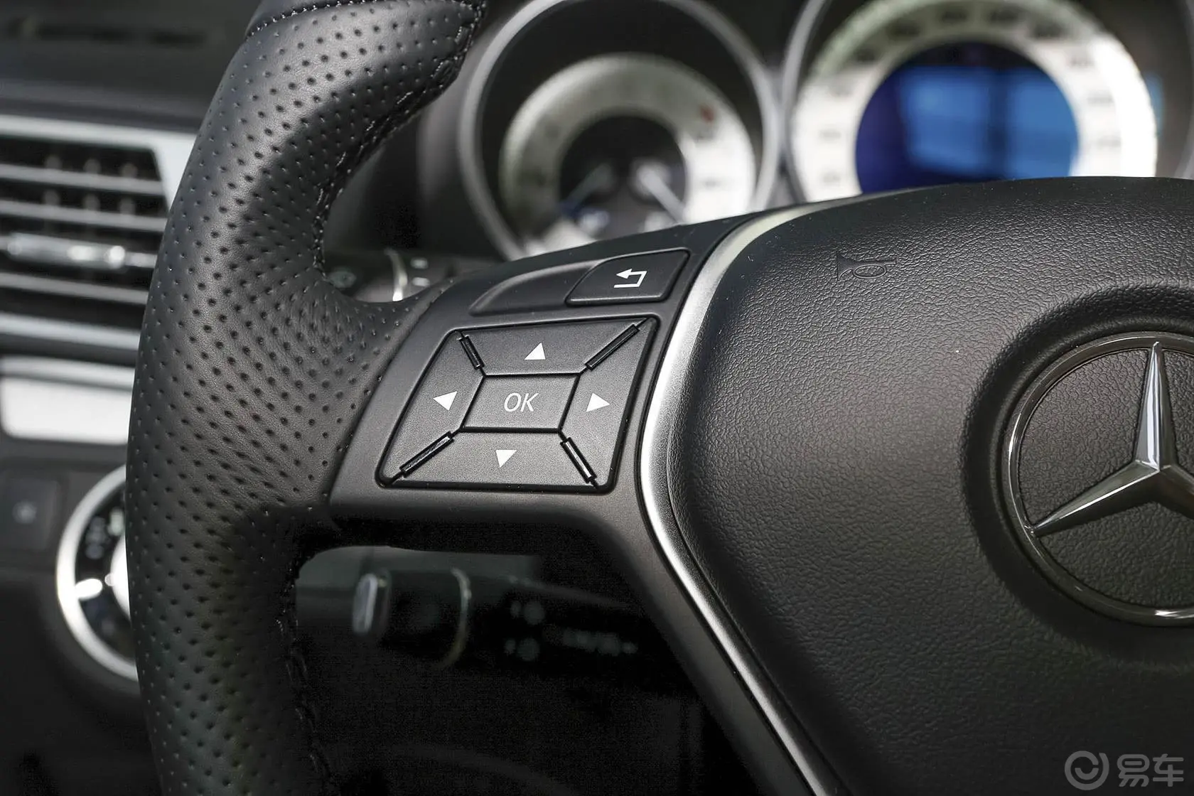 奔驰E级(进口)E320 Coupe方向盘功能键（左）