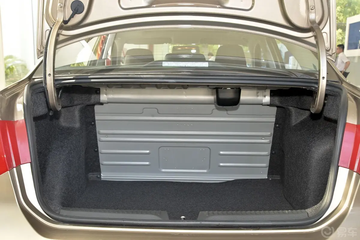 捷达质惠版 1.6L 手动舒适型行李箱空间