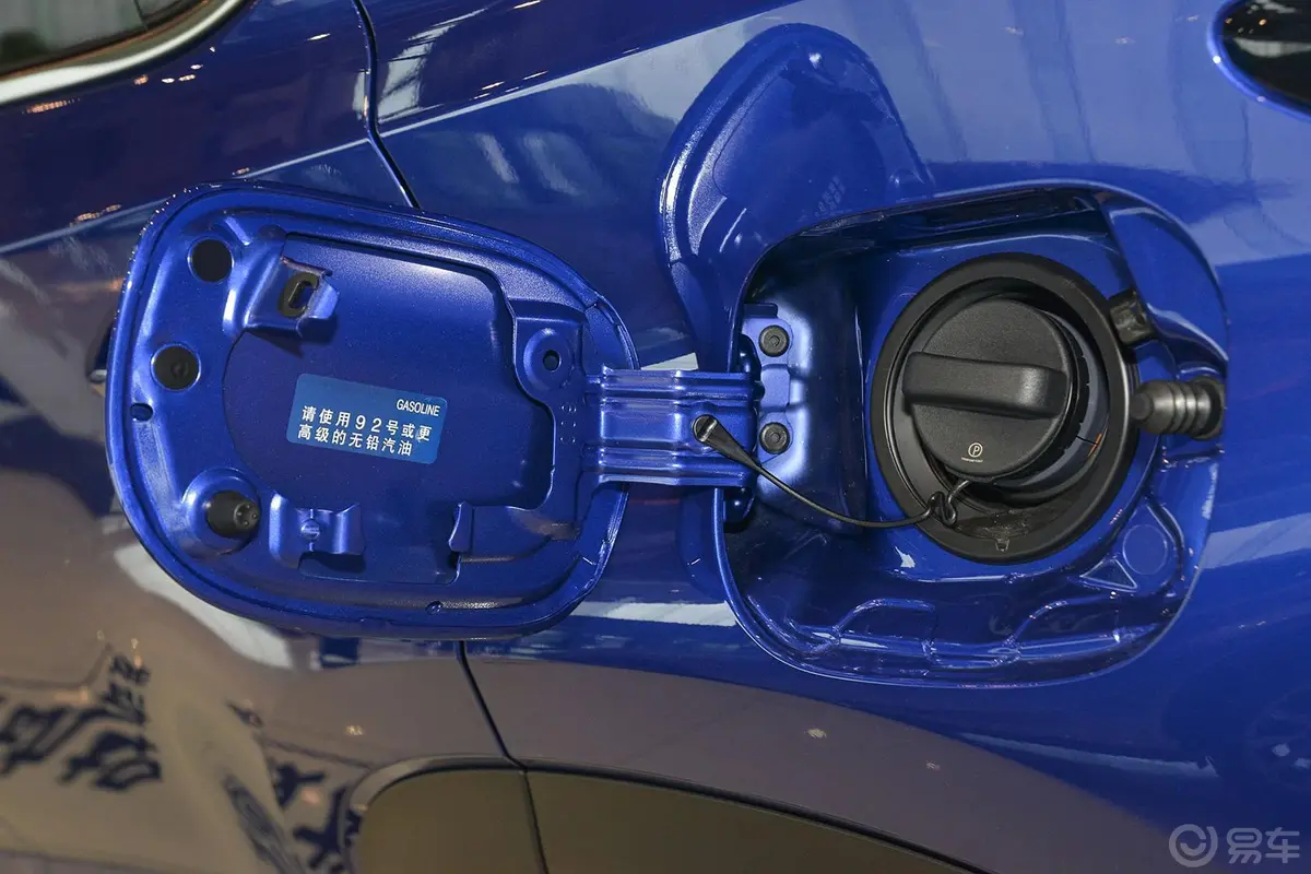 雷克萨斯NX200 锋行版油箱盖