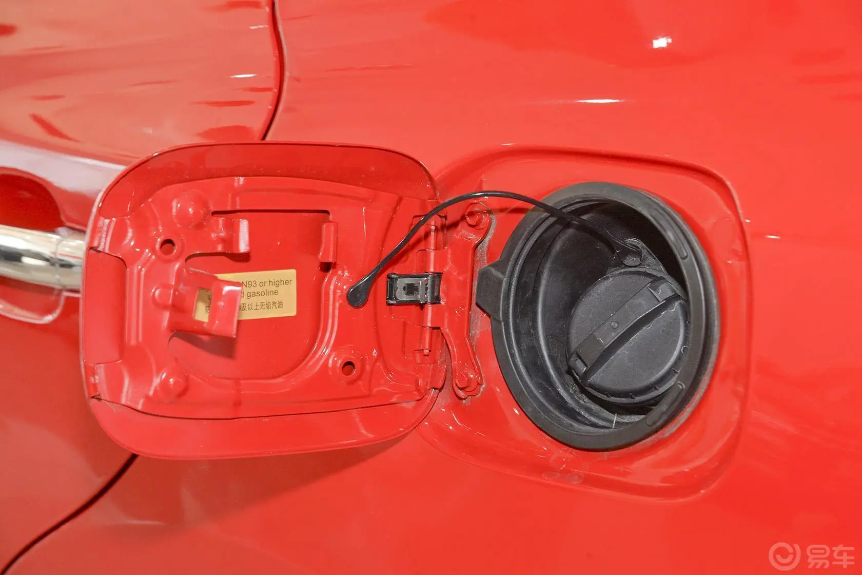 众泰Z300新视界版 1.5L 手动 豪华型油箱盖