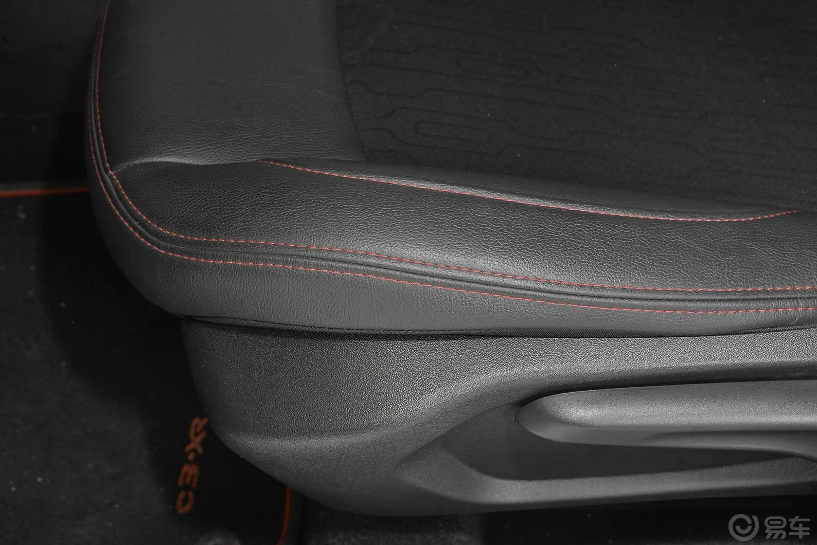 雪铁龙C3-XR1.6L 自动先锋型座椅调节键