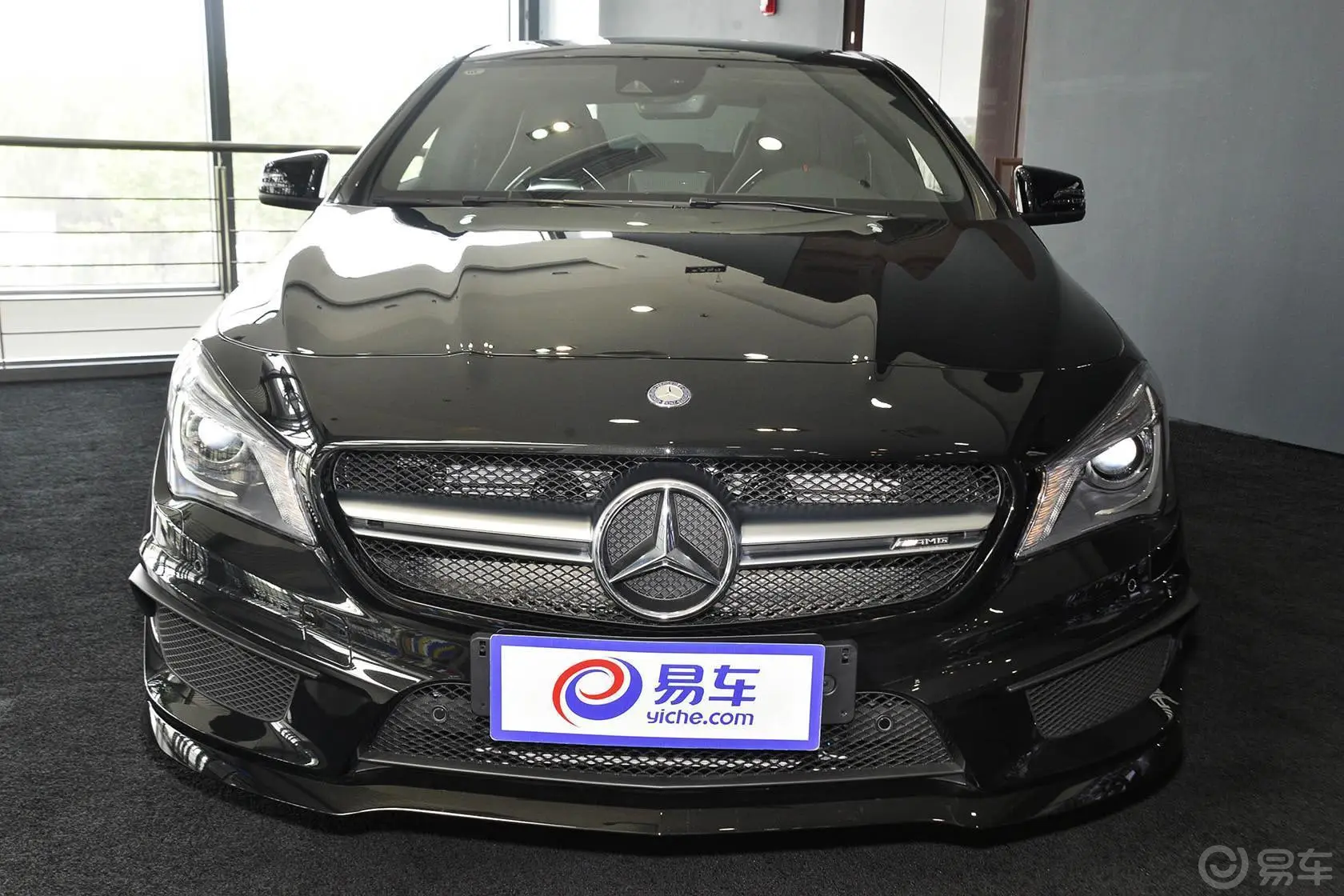 奔驰CLA级 AMGCLA45 AMG 4MATIC正前水平