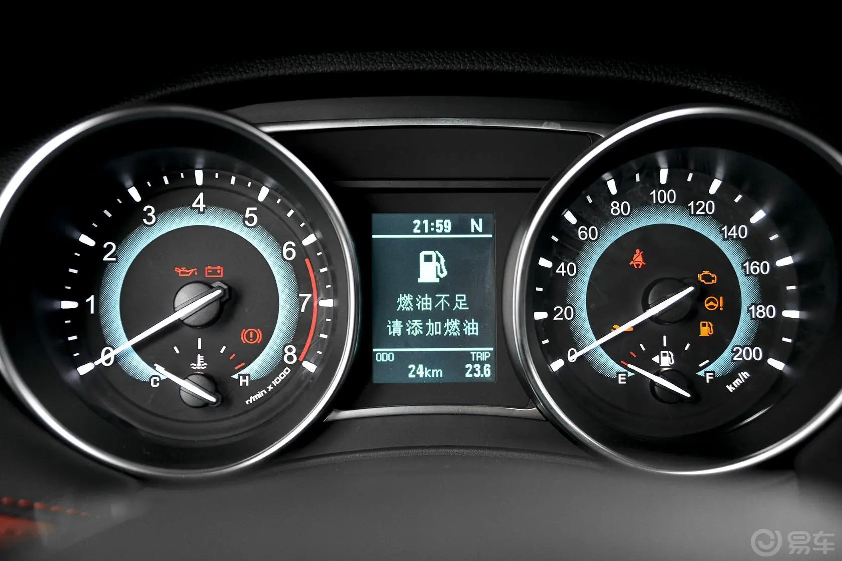 哈弗H1改款蓝标 1.5L AMT 舒适版仪表盘背光显示