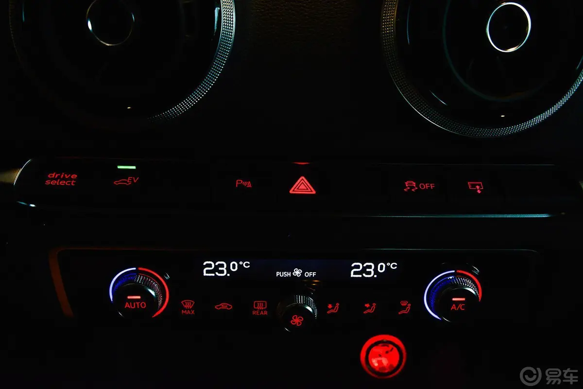 奥迪A3 插电混动(进口)Sportback e-tron 舒适型内饰