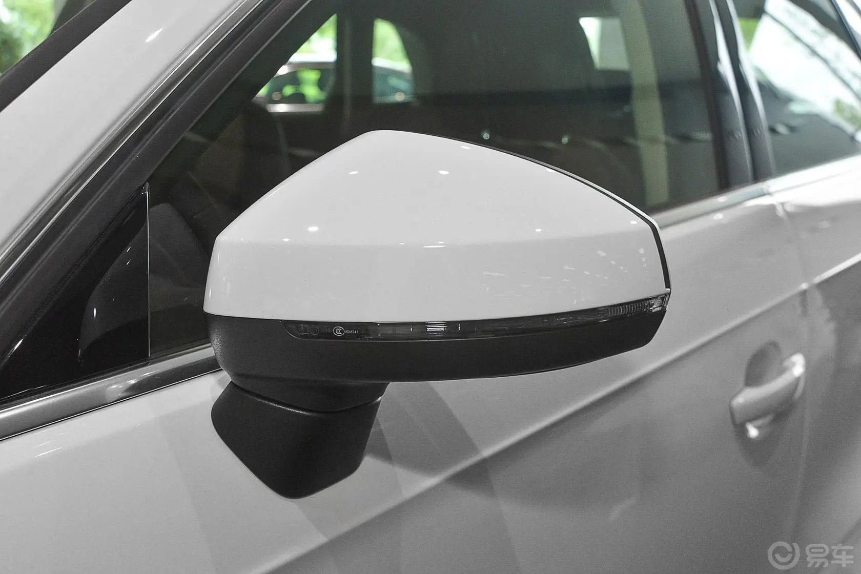 奥迪A3 插电混动(进口)Sportback e-tron 舒适型后视镜转向灯（前）