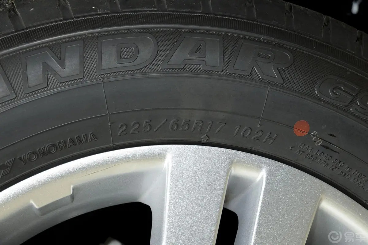 长安CS751.8T 自动 精英型 国IV轮胎规格