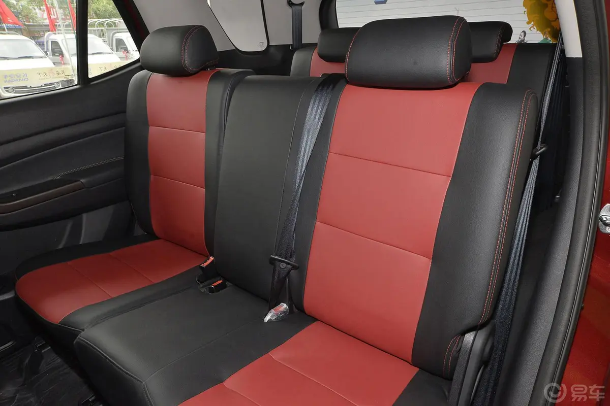 长安欧尚CX701.6L 手动 舒适版后排座椅