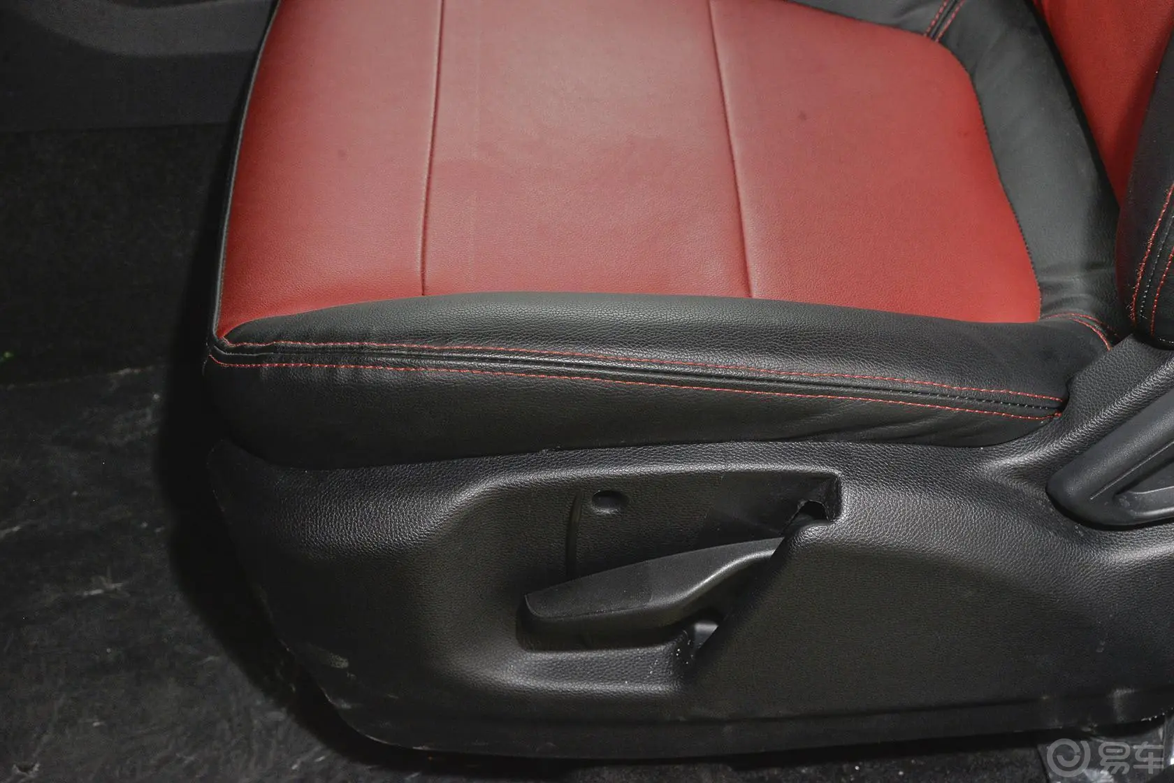 长安欧尚CX701.6L 手动 舒适版座椅调节键