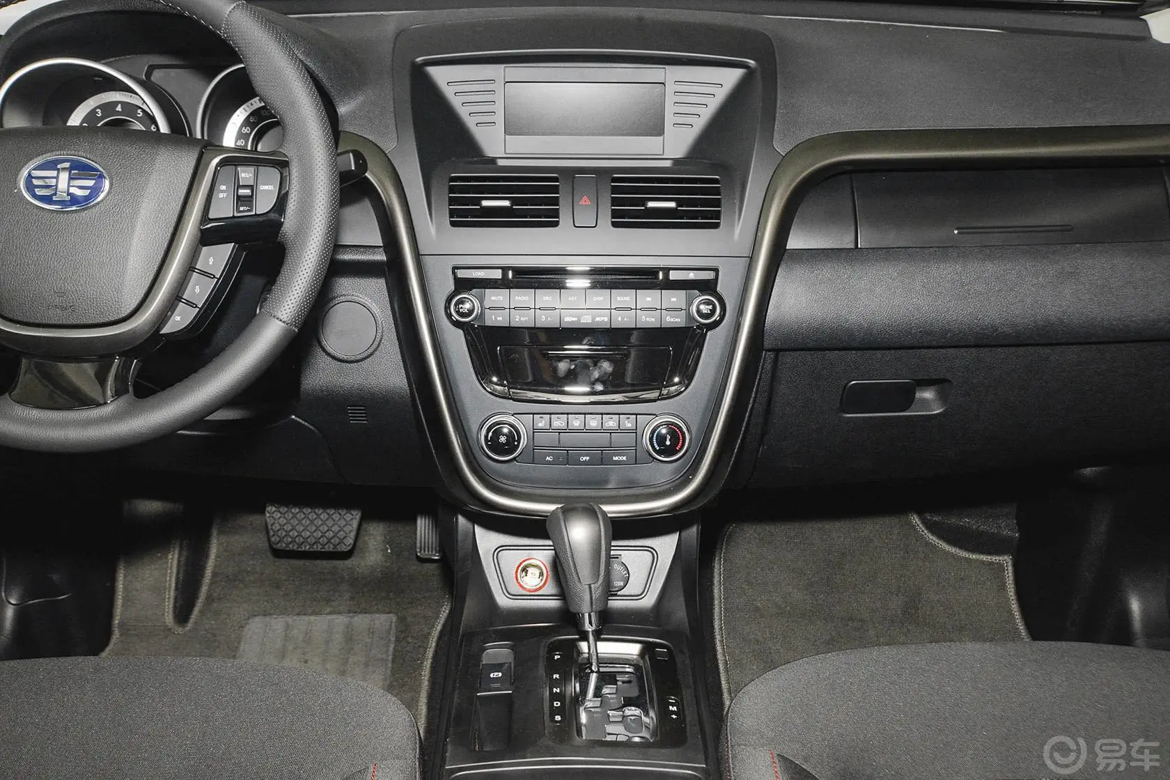 奔腾X802.0L 自动 舒适型中控台整体