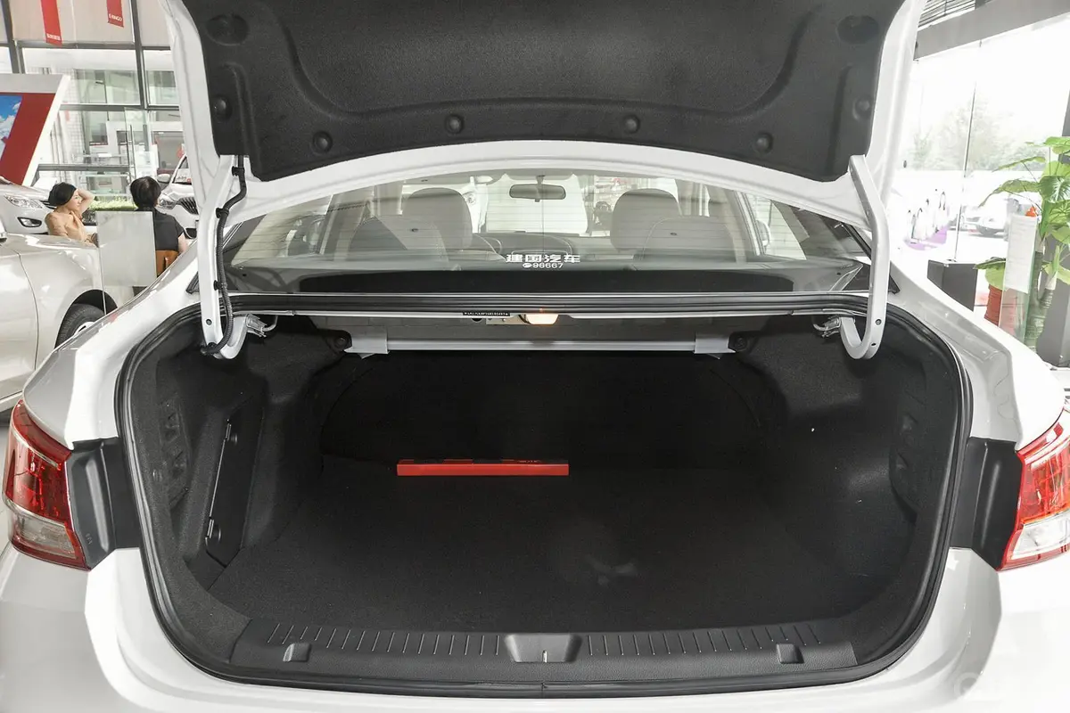 福美来F51.6L 手动 品尚型升级版行李箱空间