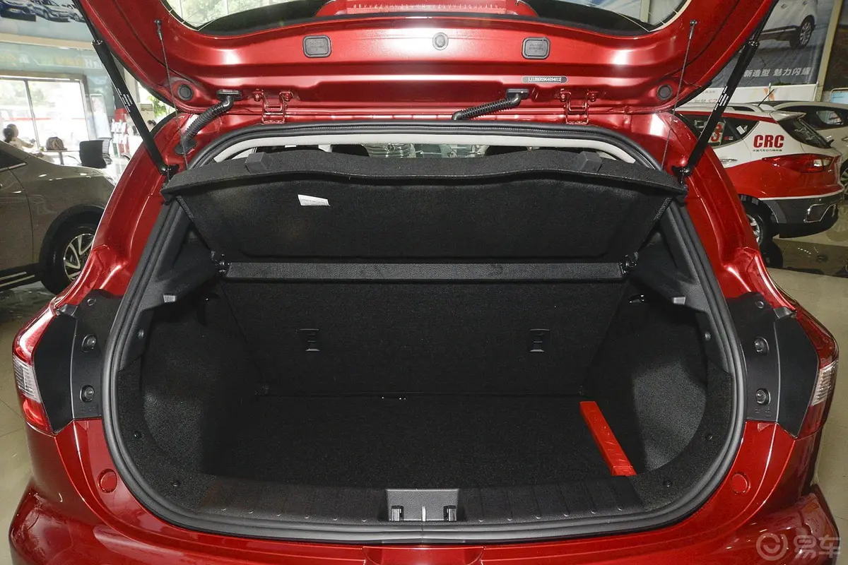 瑞风S21.5L CVT 豪华智能型 双色版行李箱空间
