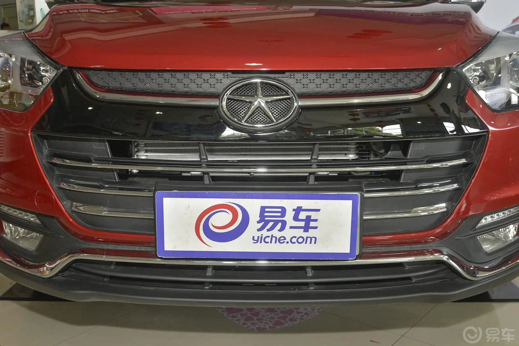 瑞风S21.5L CVT 豪华智能型 双色版前格栅侧俯拍