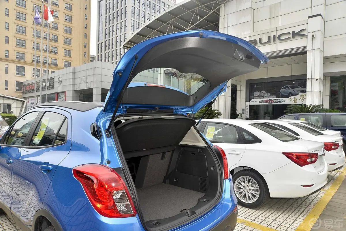 昂科拉18T 自动 两驱 都市时尚型行李厢开口范围