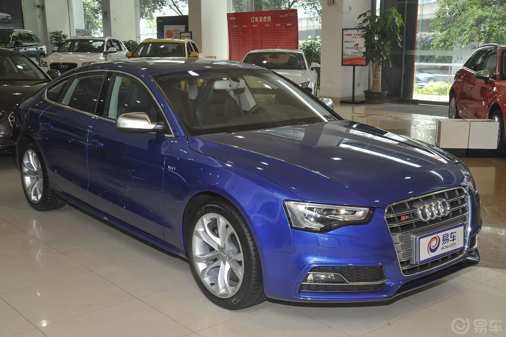 奥迪S5Sportback 3.0T侧前45度车头向右水平