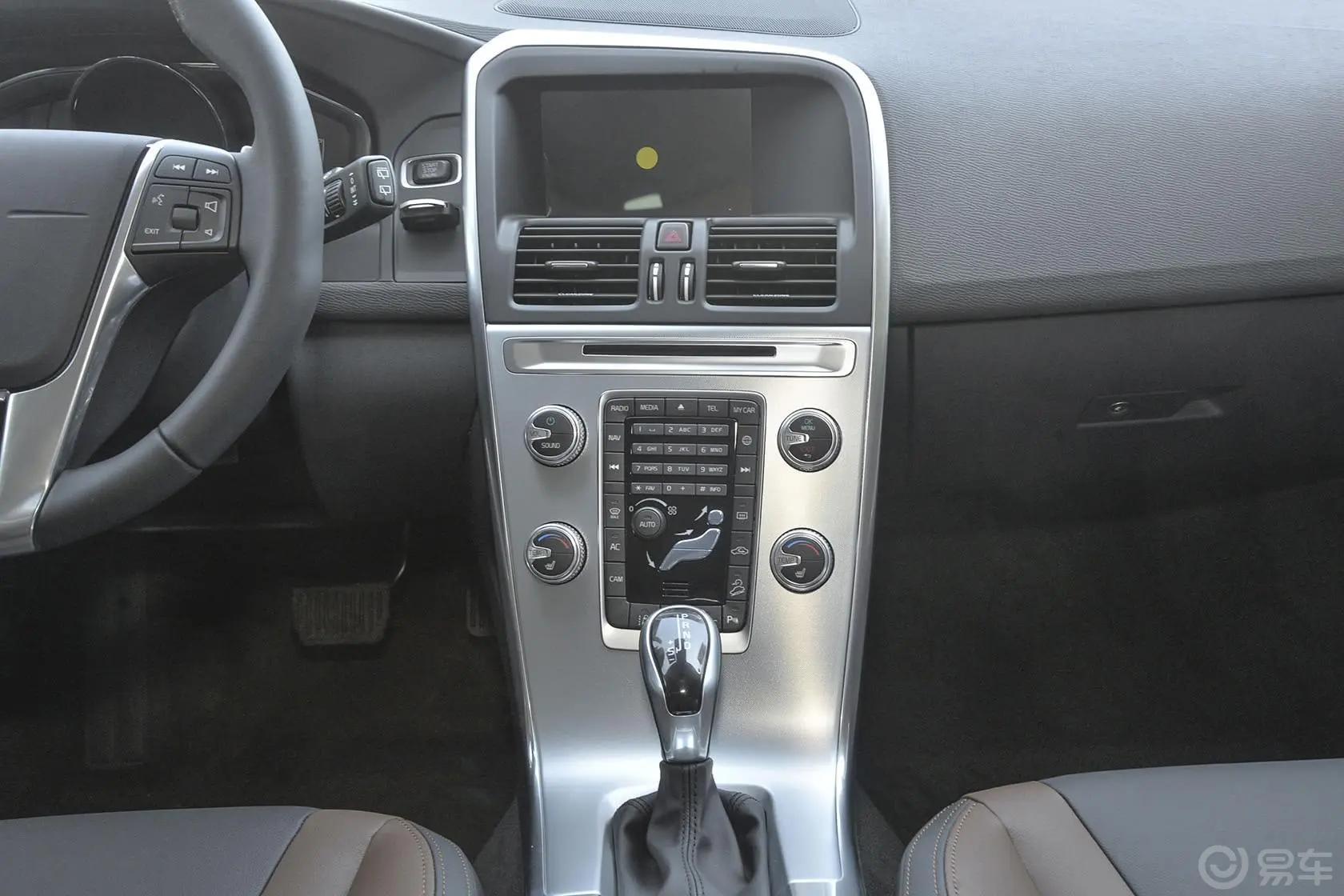 沃尔沃XC60T5 AWD 智驭版中控台整体