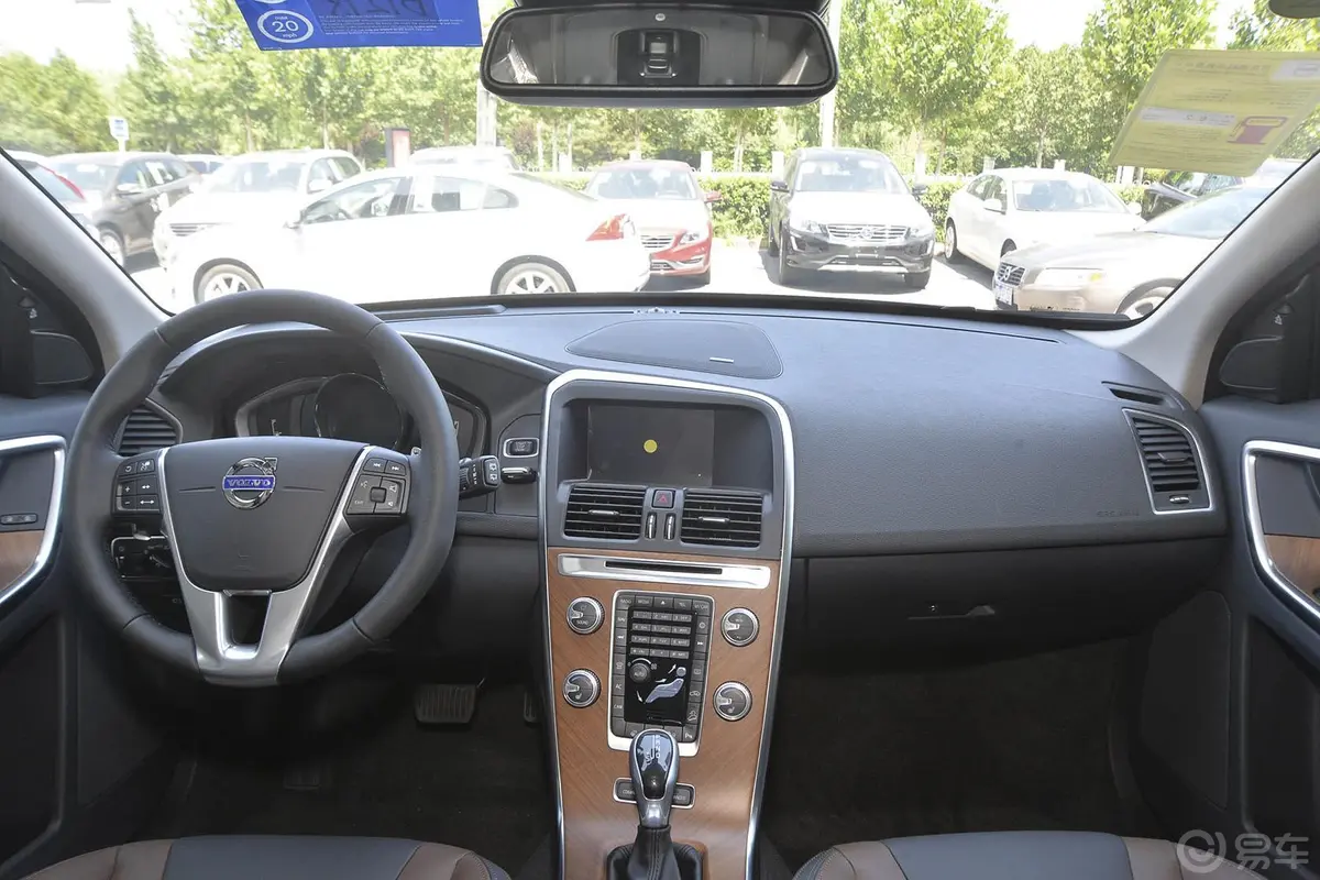 沃尔沃XC60T5 AWD 智越版内饰全景正拍