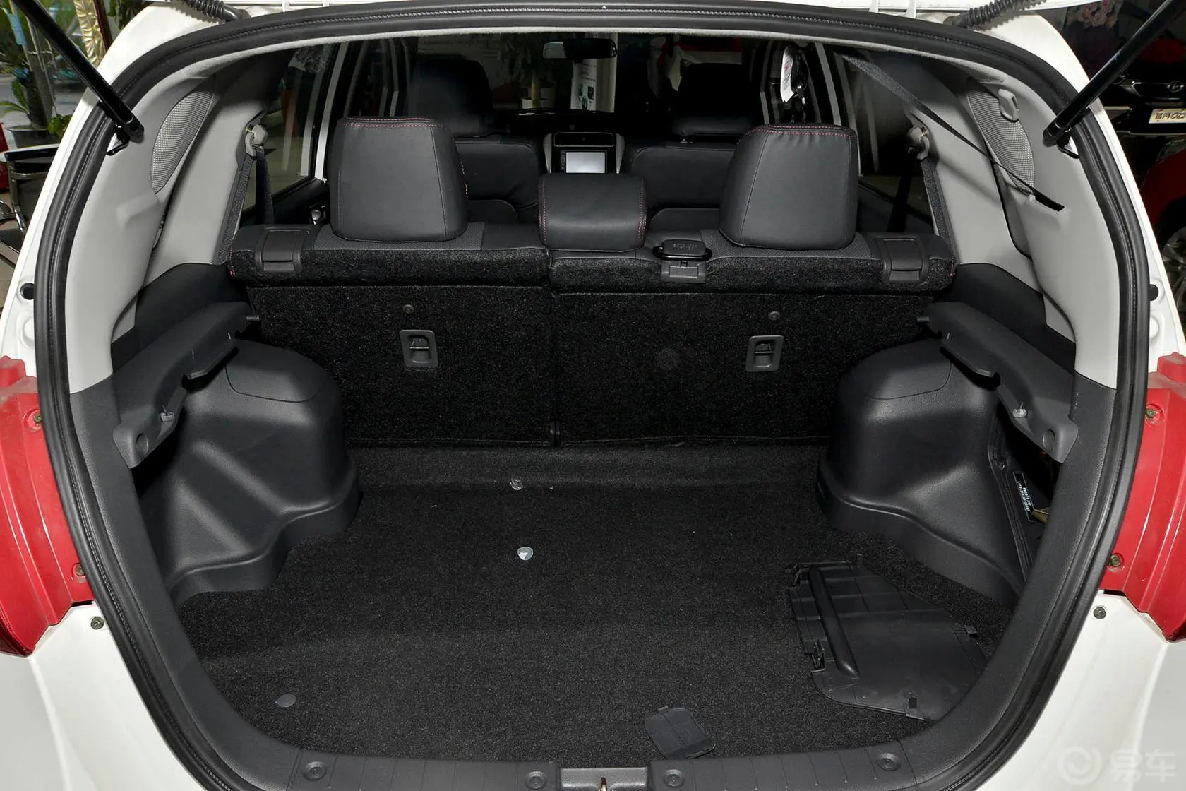 利亚纳A6两厢 1.4L 手动 理想版行李箱空间
