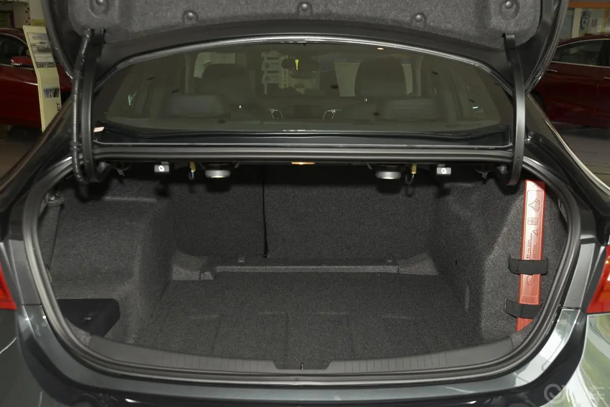 迈锐宝XL1.5T 双离合 锐驰版行李箱空间