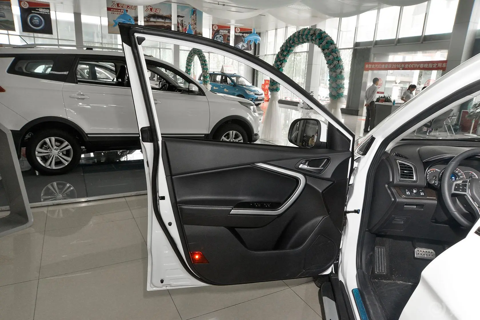 幻速S61.5T CVT 畅享版驾驶员侧车门内门板