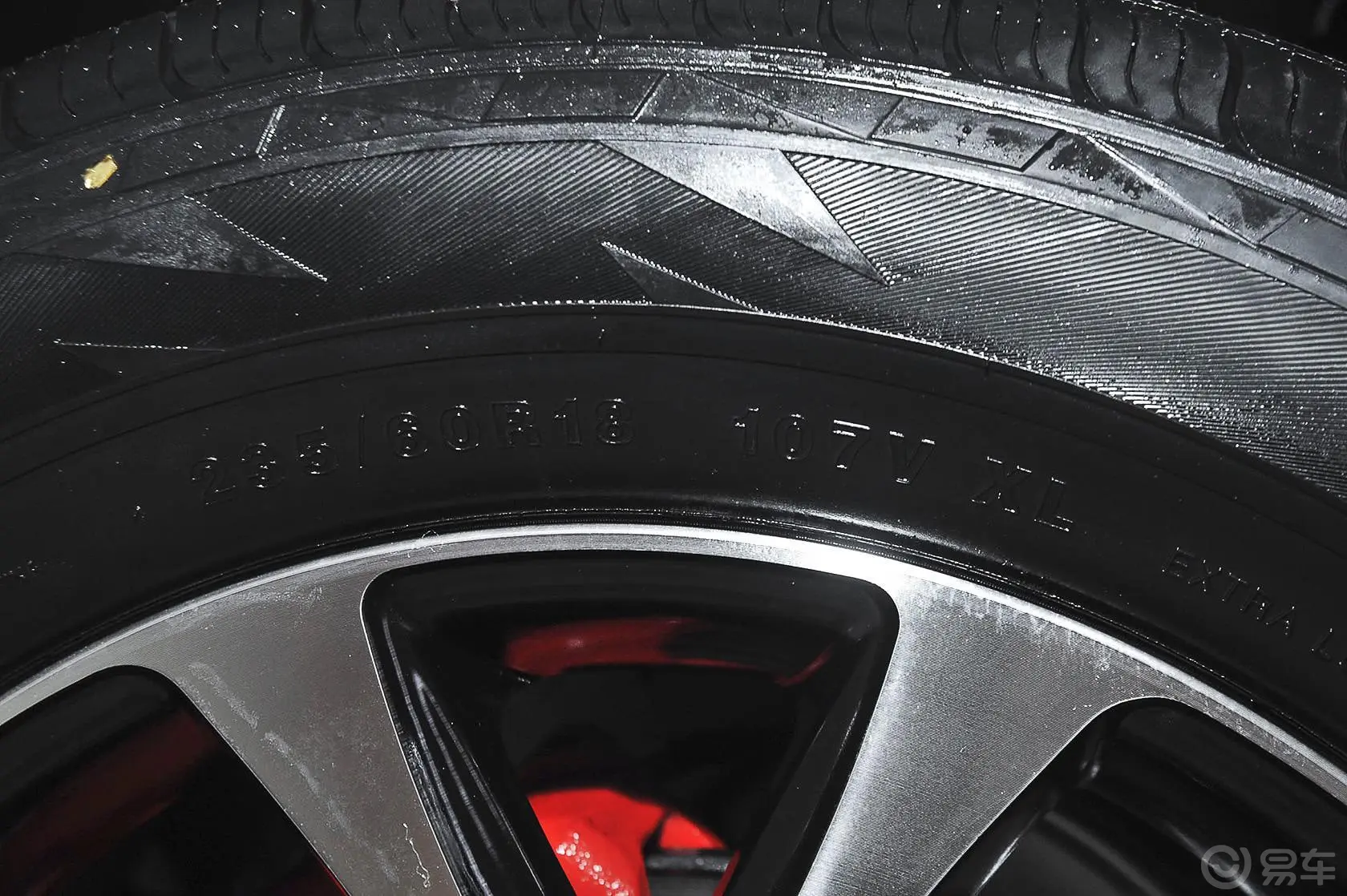 众泰T600家用版 2.0T 手动 尊贵版轮胎规格