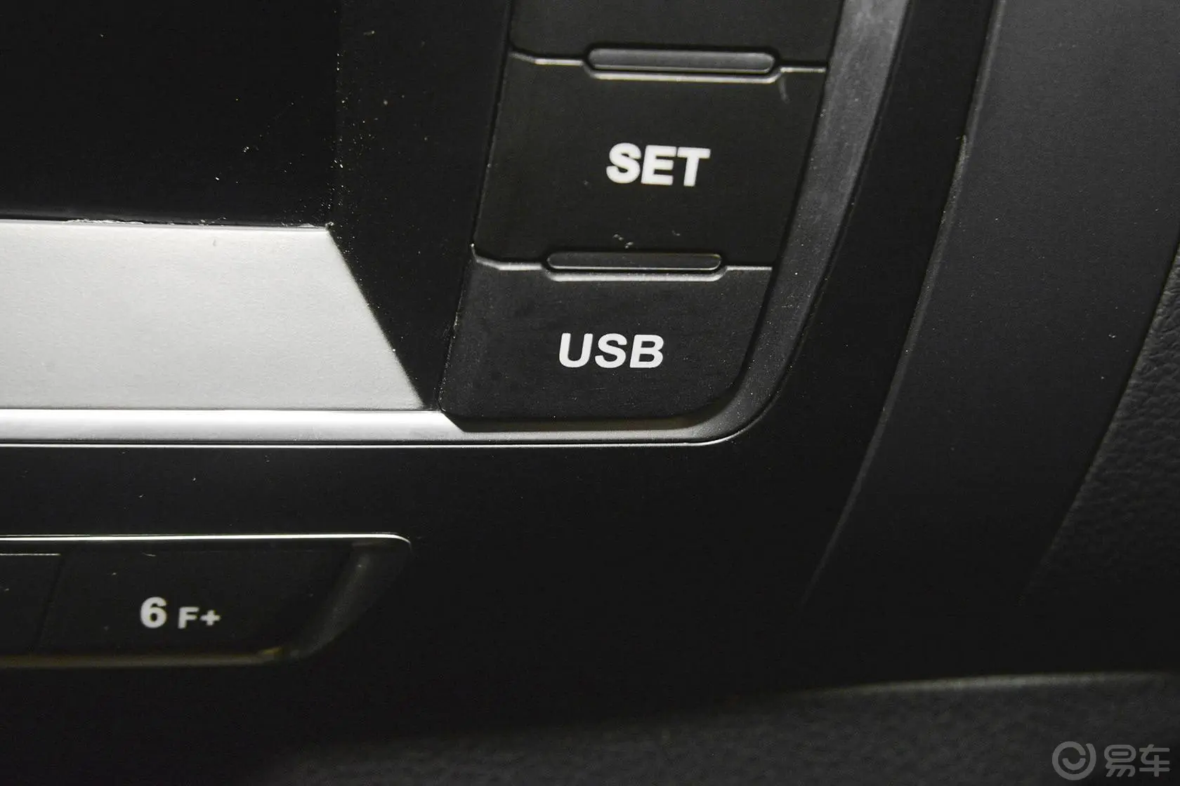 众泰T6001.5T 手动 精英版USB接口