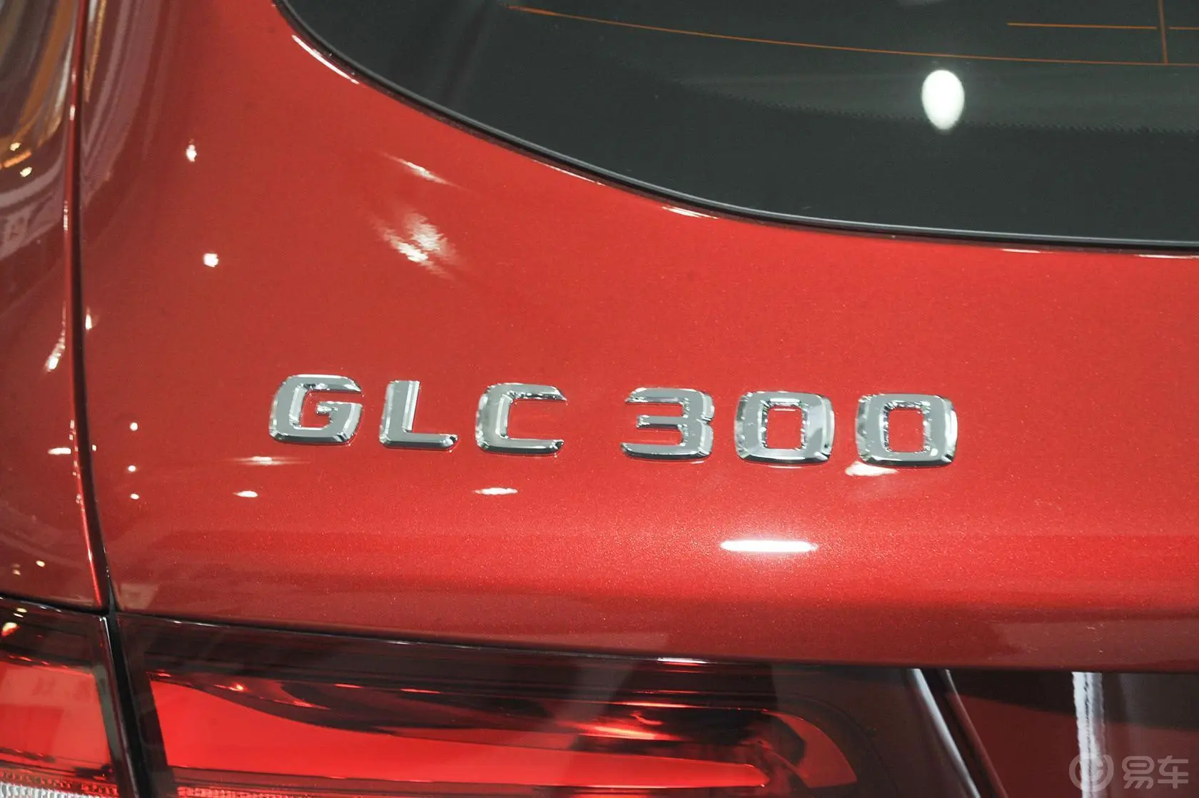 奔驰GLCGLC300 动感型尾标