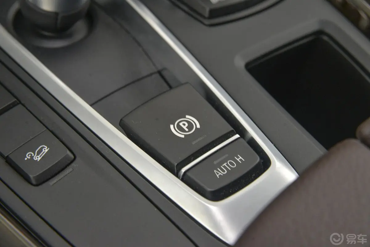 宝马X5(进口)xDrive28i驻车制动（手刹，电子，脚刹）