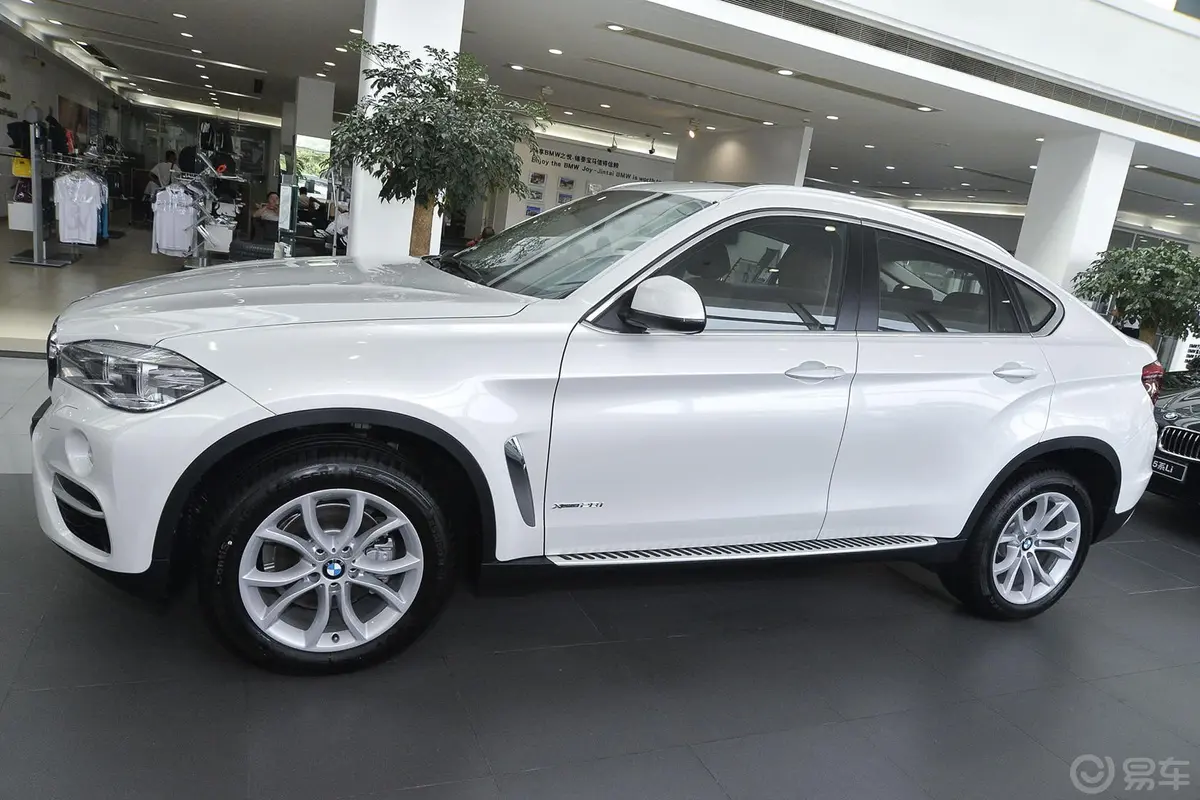 宝马X6xDrive28i外观