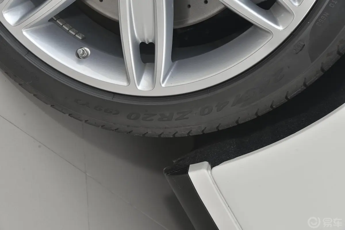 Quattroporte3.8T 标准型轮胎规格